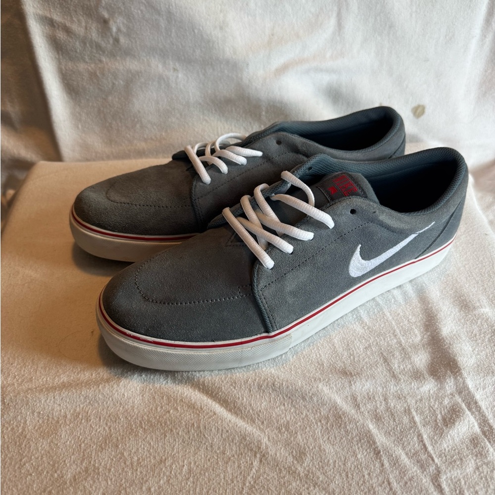 Brand New Nike SB Canvas Men's Skate Sneakers Greg White